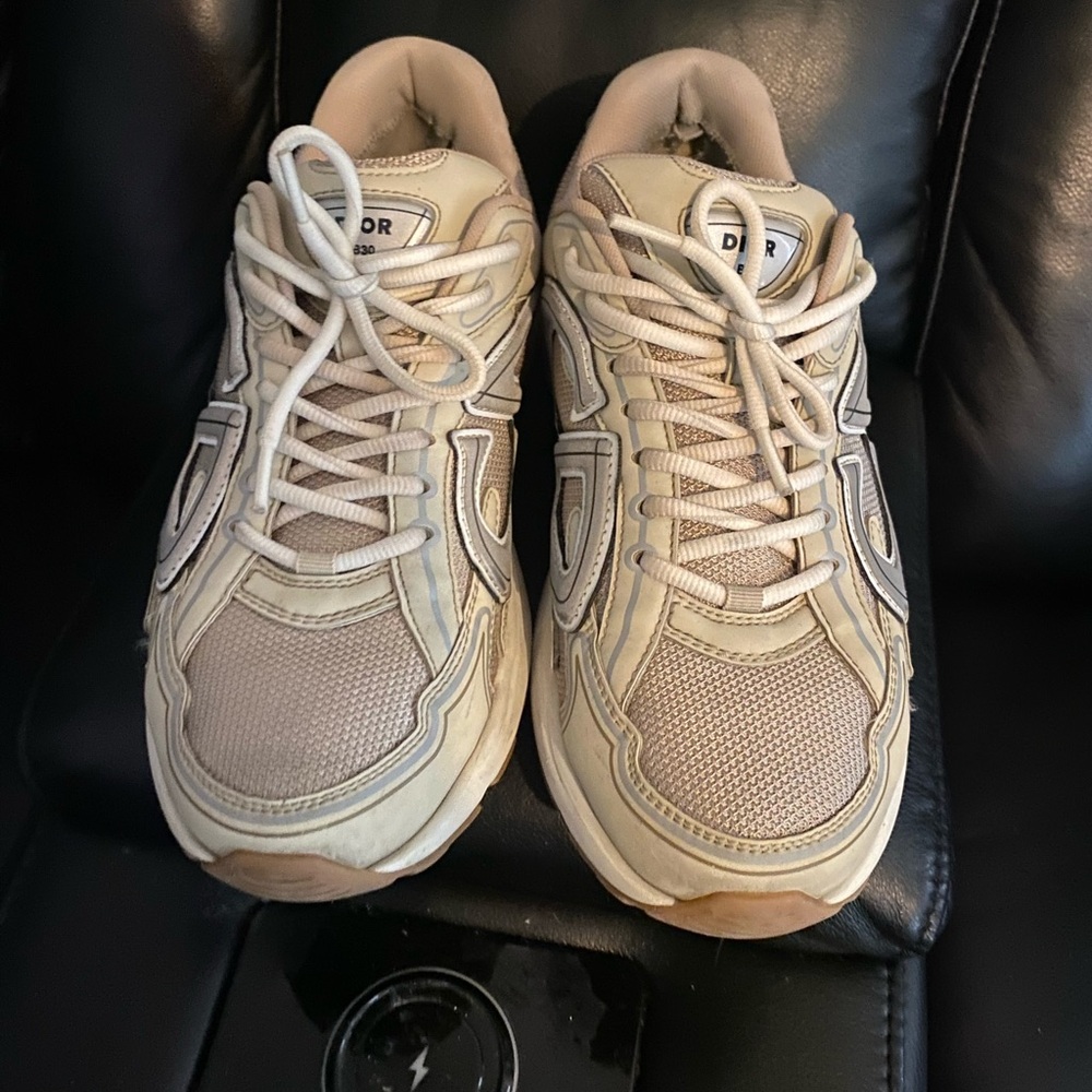Christian Dior B30